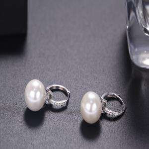 ต่างหูทอง 18K พร้อมไข่มุก