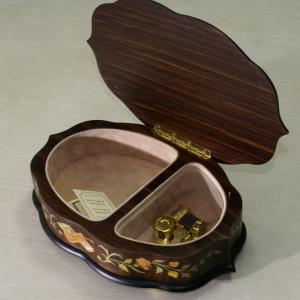 กล่องดนตรีไม้