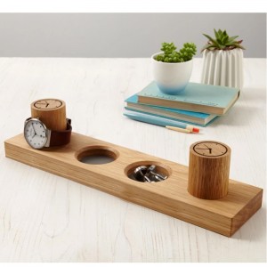 ถาดรองส่วนบุคคลและมองดูยืน