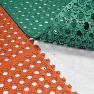 เสื่อระบายน้ำยางธรรมชาติพรุนคุณภาพสูงสำหรับชั้น