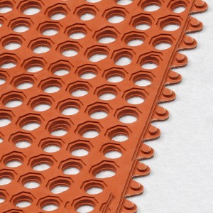 แผ่นยางกันน้ำ SBR Interlocking สำหรับสกีรีสอร์ตและสนามเด็กเล่น