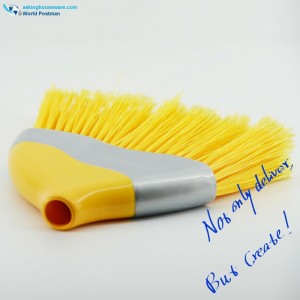 หัวไม้กวาดพลาสติก Akbrand พร้อมที่วางแปรงสามเหลี่ยมและขนแปรงยาว