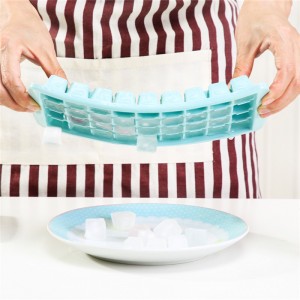 ถาดน้ำแข็งซิลิโคนสี่เหลี่ยมจัตุรัสขนาด 36 ตารางพร้อมฝา