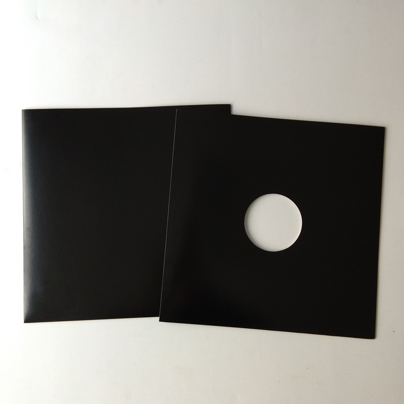 แผ่นกระดาษแข็ง 12 สีดำคลุมหลุม