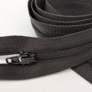3 号尼龙注塑开口自动头拉链黑