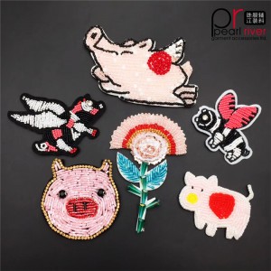 เป็นมิตรกับสิ่งแวดล้อมลูกปัดสัตว์แมลงปอเพกาซัส e mbroideried แพทช์ที่กำหนดเอง