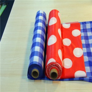 ผ้าปูโต๊ะพีวีซีพิมพ์ทิ้งที่มีม้วนนอนวูฟเวน