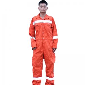 การปรับแต่งเสื้อผ้าในปัจจัยสำคัญหลายประการที่มีผลต่อราคา