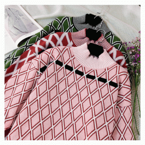 เสื้อกันหนาวถักคอเต่าผู้หญิงขนาดบวกของ