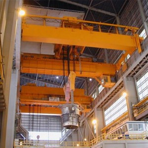 หล่อเครนเหนือศีรษะ