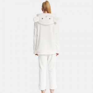 ชุดนอนคลุมด้วยผ้าขนแกะปักผู้หญิง