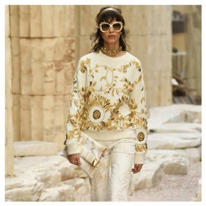 กำหนดเองออกแบบลายดอกไม้ปักผู้หญิงผ้า Pullover เสื้อกันหนาวขนสัตว์