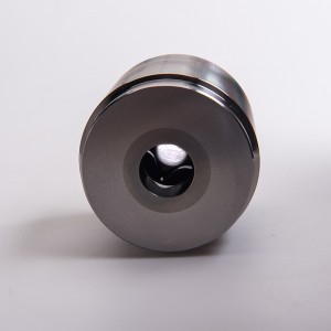 กรณีเหล็กแทรกคาร์ไบด์หัวเรื่องเย็นตายสำหรับสกรูขั้นตอน