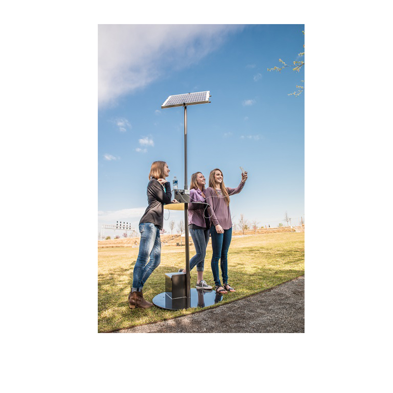 ชุมชนการออกแบบแฟชั่นสวนสาธารณะสถานีชาร์จโทรศัพท์มือถือพลังงานแสงอาทิตย์กลางแจ้ง