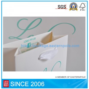 ถุงกระดาษวัสดุรีไซเคิลสำหรับเสื้อผ้า