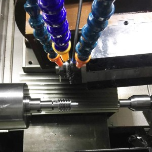 การกลึงมิลลิ่งแบบ CNC สำหรับการหมุนรอบนอกของหนอนมอเตอร์ขนาดเล็ก