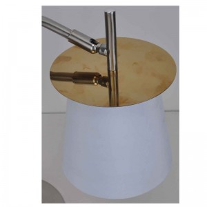 โคมไฟตั้งโต๊ะพร้อมโป๊ะผ้าและแผ่นตกแต่ง