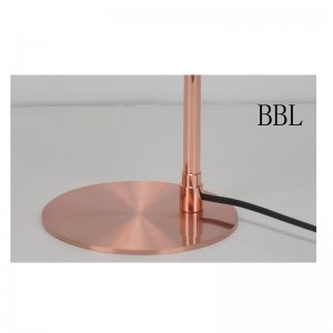 โคมไฟตั้งโต๊ะพร้อมที่บังแดดโลหะและฟังก์ชั่นปรับระดับ