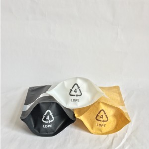 PET / PE ที่กั้นได้สูงสามารถบรรจุถุงซิปสำหรับบรรจุภัณฑ์อาหารพร้อมหน้าต่าง