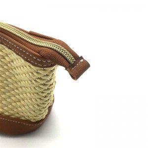 กระเป๋าเครื่องสำอางทอ