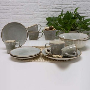 ชุดอาหารเย็นเซรามิกเรียบง่าย