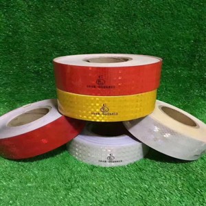 เทปความปลอดภัยสะท้อนแสงสถานีรถไฟบ้าน