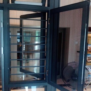 หน้าต่างมุ้งลวดอลูมิเนียม