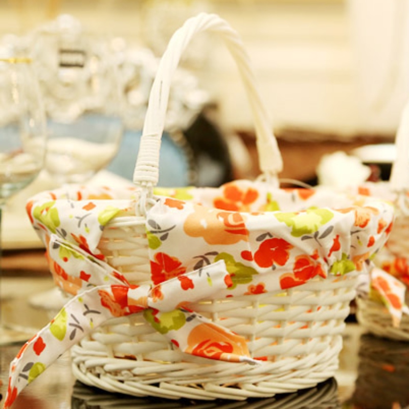 Christian Hamper เรียงรายไปด้วย