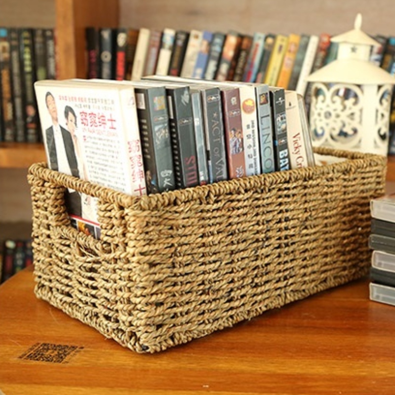 หญ้าทะเลในห้องนอนตะกร้าเก็บของเรียงราย