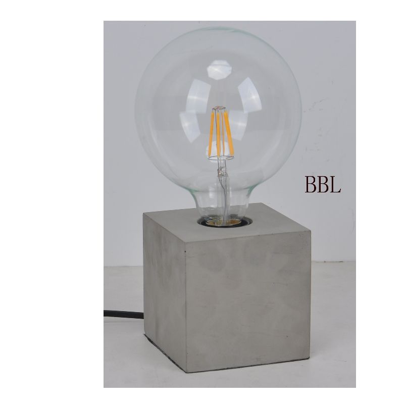 โคมไฟตั้งโต๊ะพร้อมฐานคอนกรีตสี่เหลี่ยม