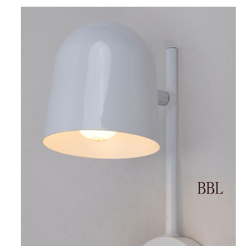 โคมไฟติดผนังด้วยเฉดสีโลหะที่หมุนได้