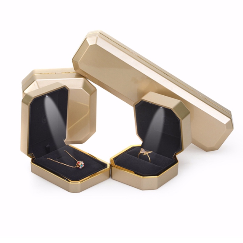 กล่องเครื่องประดับพลาสติก FL-PA0006 พร้อมไฟ LED