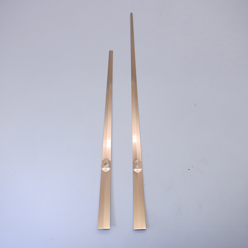 นาฬิกาควอทซ์เคลื่อนที่และมือทองนาฬิกา