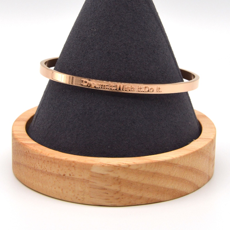 สร้อยข้อมือสแตนเลสตัวอักษร