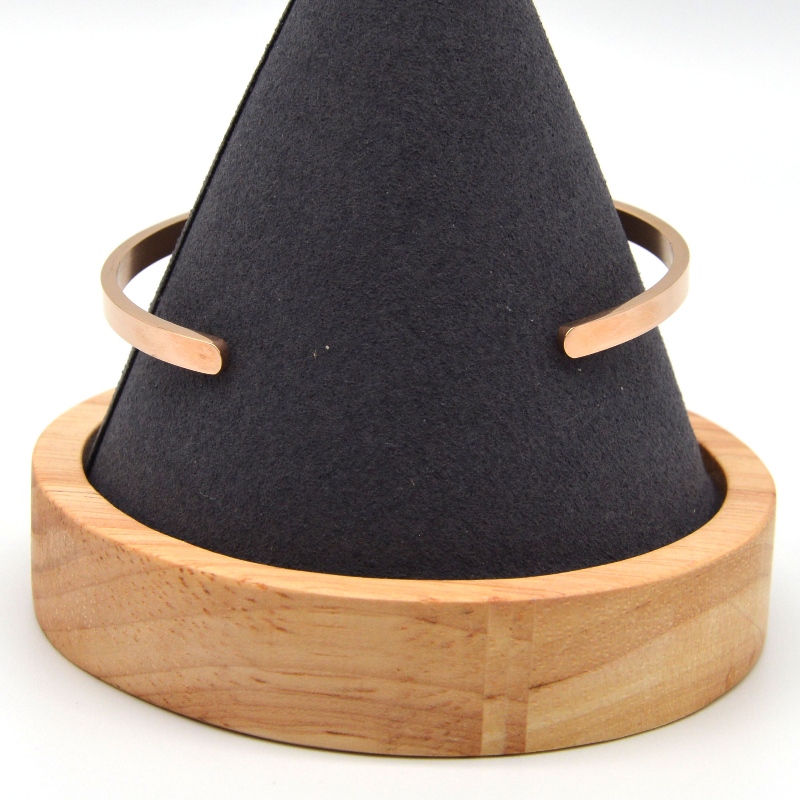 สร้อยข้อมือสแตนเลสตัวอักษร