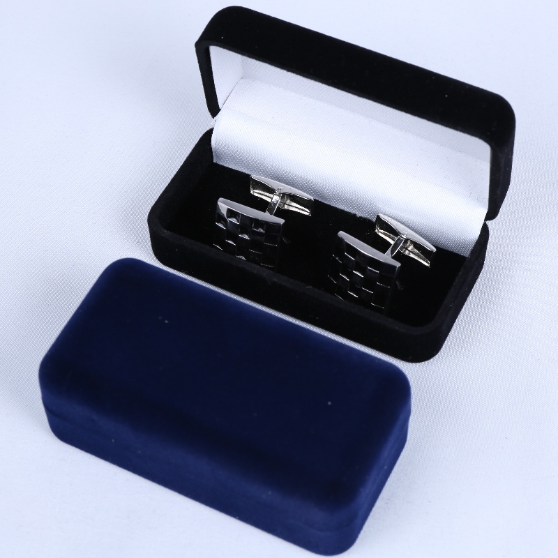 รายการ D-68S กล่องกำมะหยี่ทรงกลมสำหรับกระดุมข้อมือ, คลิปหนีบ, ตรา ฯลฯ . 75 * 38 * 28 น้ำหนักประมาณ 30 กรัม