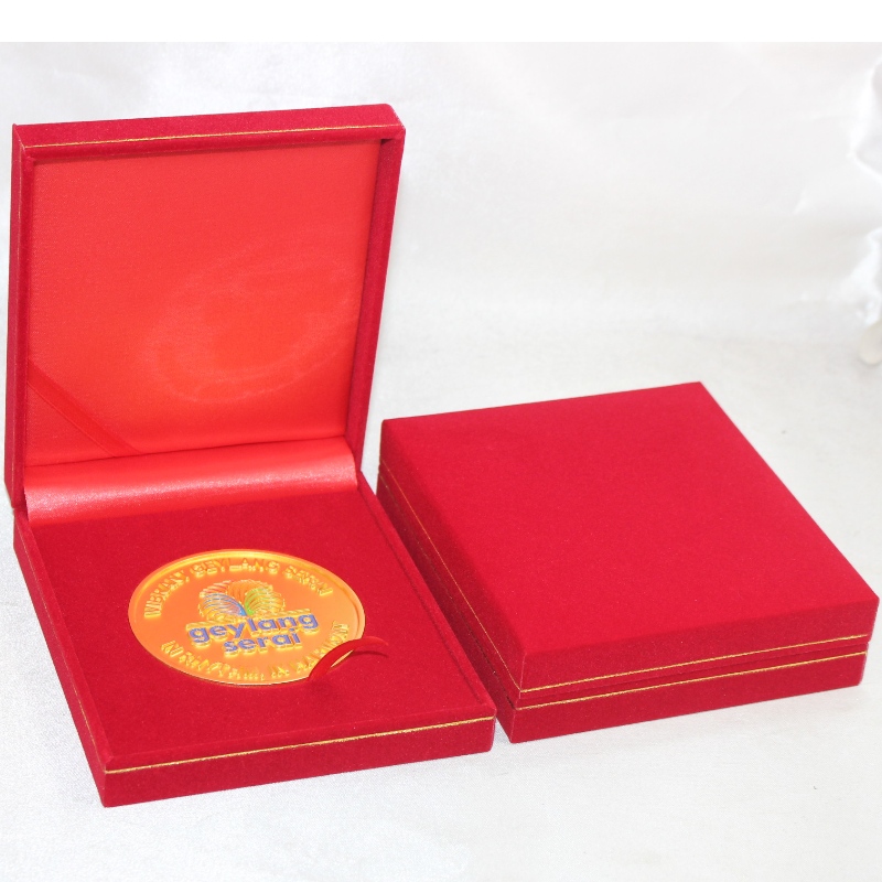 รายการ V-19 สี่เหลี่ยมกล่องหนัง PU สำหรับ 90 * 90 มม. เหรียญ, เหรียญ & ตรา, ฯลฯ มม. 110 * 125 * 33 น้ำหนักประมาณ 140 กรัม