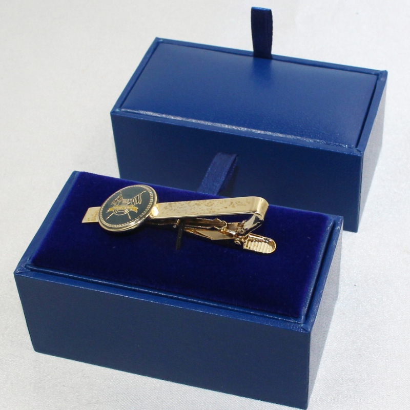 v-20 สี่เหลี่ยมหนังกล่องหนังยูรีเทนสำหรับ 60mm เนคไทคลิปข้อมือและ น้ำหนักประมาณ 55 กรัม