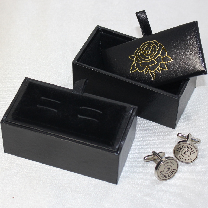 v-20 สี่เหลี่ยมหนังกล่องหนังยูรีเทนสำหรับ 60mm เนคไทคลิปข้อมือและ น้ำหนักประมาณ 55 กรัม