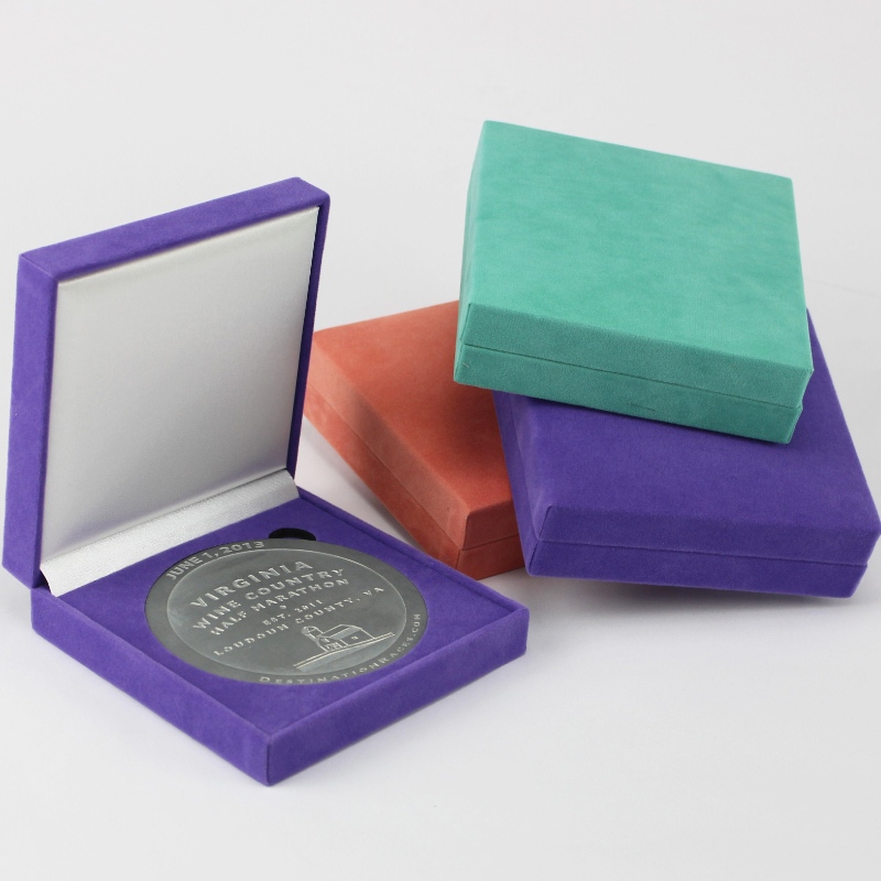 รายการ V-22S กล่องผ้าสำลีสี่เหลี่ยมสำหรับเหรียญ 90 * 90 มม., เหรียญ badge เหรียญ ฯลฯ mm.128 * 128 * 34 น้ำหนักประมาณ 170 กรัม