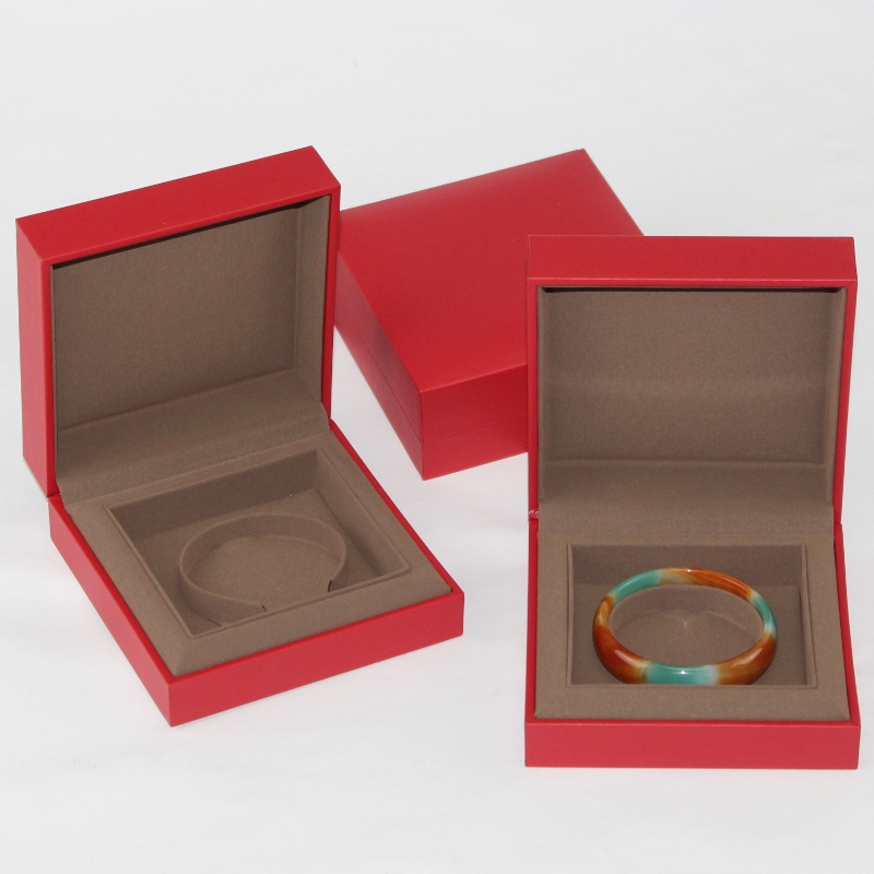 ปรับแต่งกล่องเครื่องประดับที่มีคุณภาพสูงสร้อยข้อมือกล่องเครื่องประดับสีแดงฟองน้ำโฟมขนาด 115