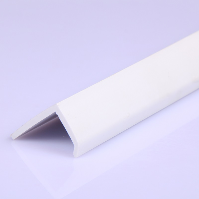 ที่กำหนดเองรูปตัว L ป้องกันพีวีซีพลาสติกตัดรายละเอียดที่มีคุณภาพสูงราคาต่ำ