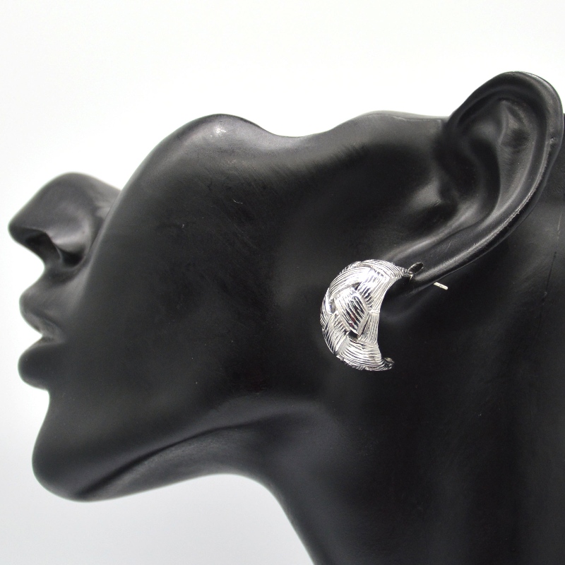 ต่างหูเงินผู้หญิงต่างหูสิ่งทอลายทแยงแกะสลักรอบโรงงานแปรรูปเครื่องประดับของจีน Ruifanbao