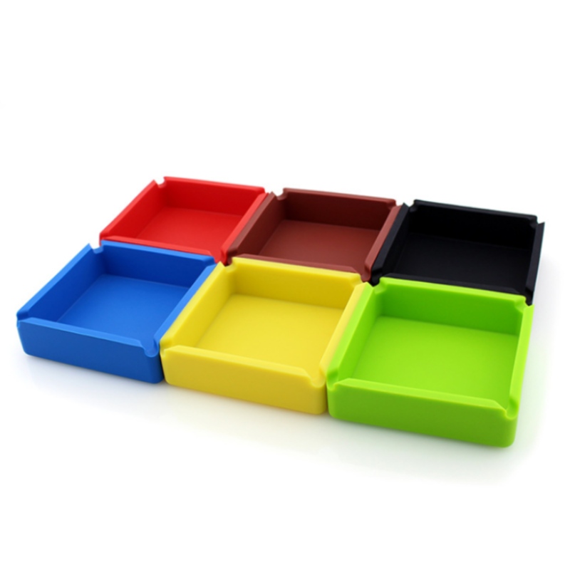 ที่เขี่ยบุหรี่สี่เหลี่ยมขนาดใหญ่