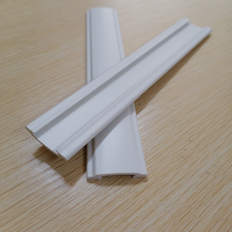 คุณภาพสูงสารหน่วงไฟพีวีซี u ช่องโปรไฟล์การอัดขึ้นรูปสำหรับม่านหน้าต่าง