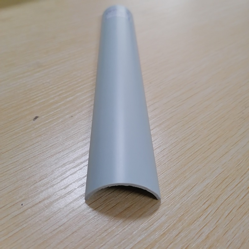 PVC C ช่องครึ่งวงกลมท่อพีวีซีท่อพีวีซีโปรไฟล์การอัดรีดสำหรับการป้องกันขอบ