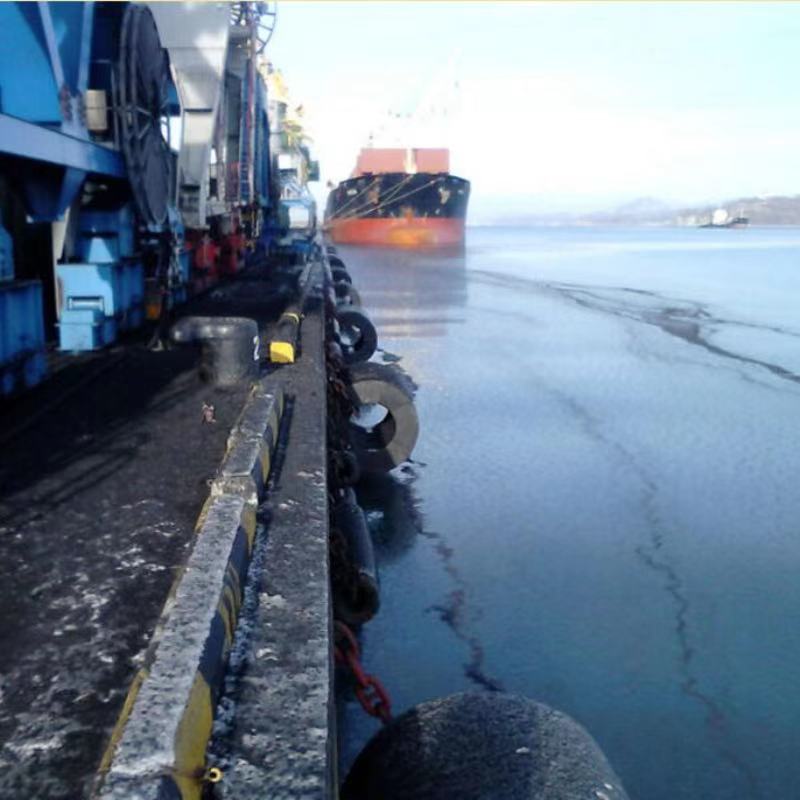 ยางป้องกันด้านข้างของเรือทรงกระบอกสำหรับท่าเรือ