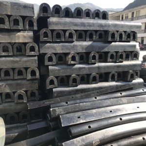 ครึ่งวงกลมเขื่อนท่าเรือยางป้องกันเรือสี่เหลี่ยมกันชน