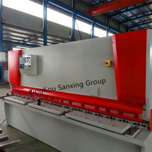 เครื่องตัดแผ่นไฮดรอลิก