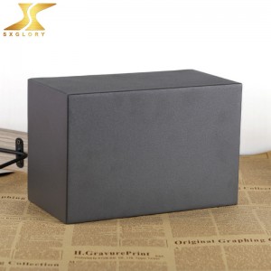 โกศโลหะสีดำสำหรับมนุษย์